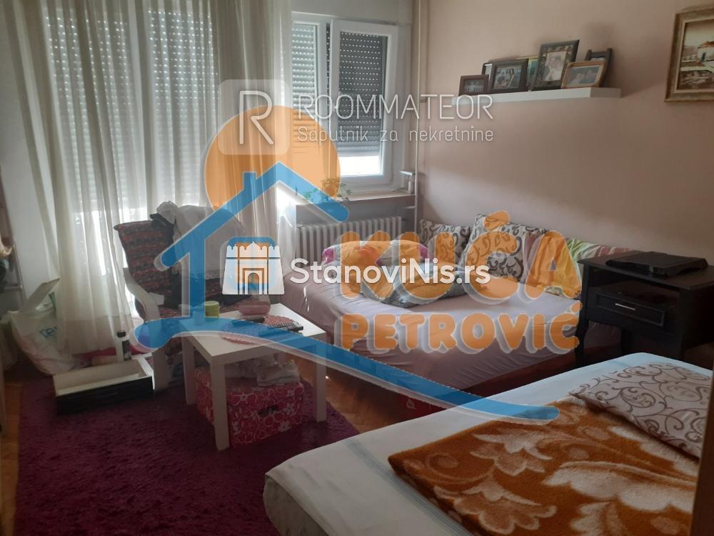 Slika 2 - Stan u zgradi, uknjižen, centralno grejanje, oglas ID p-08921