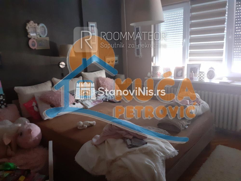 Slika 3 - Stan u zgradi, uknjižen, centralno grejanje, oglas ID p-08921