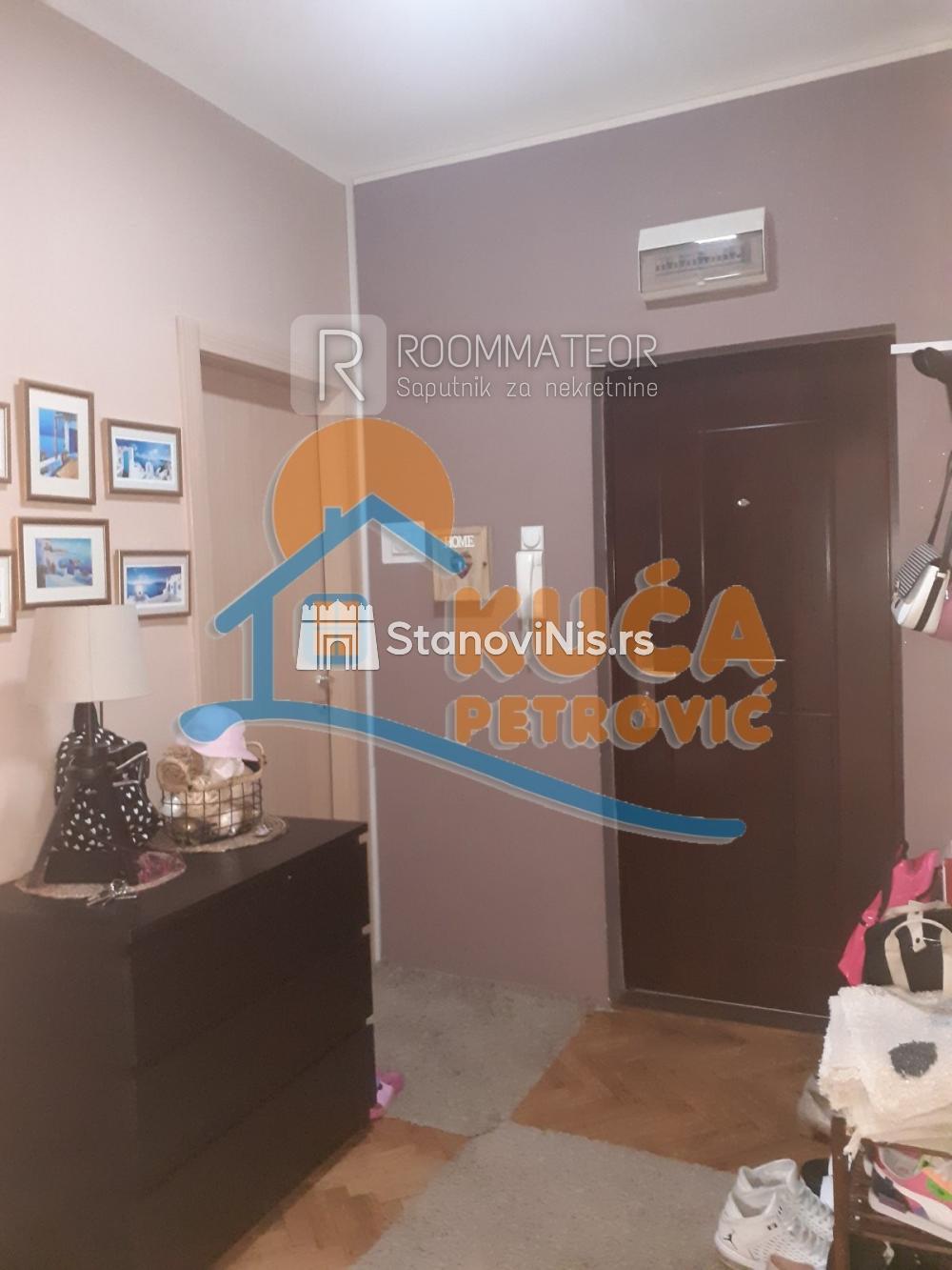 Slika 7 - Stan u zgradi, uknjižen, centralno grejanje, oglas ID p-08921