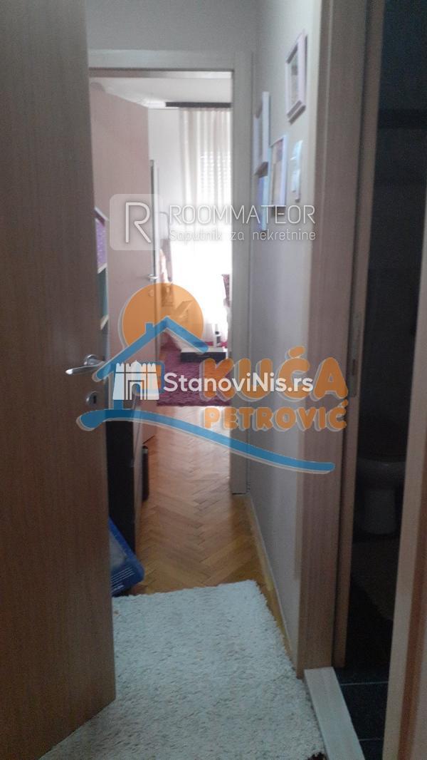 Slika 9 - Stan u zgradi, uknjižen, centralno grejanje, oglas ID p-08921