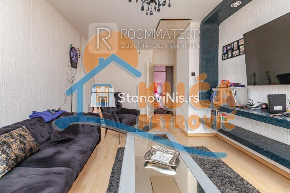 Slika 1 - Stan u zgradi, uknjižen, etažno grejanje, oglas ID p-08729