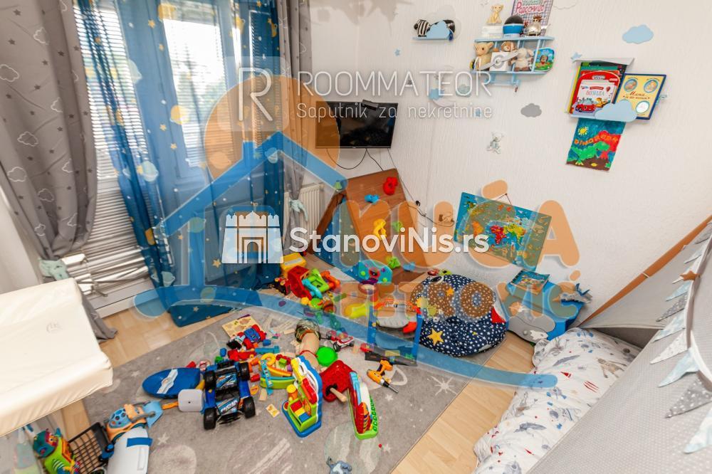 Slika 5 - Stan u zgradi, uknjižen, etažno grejanje, oglas ID p-08729