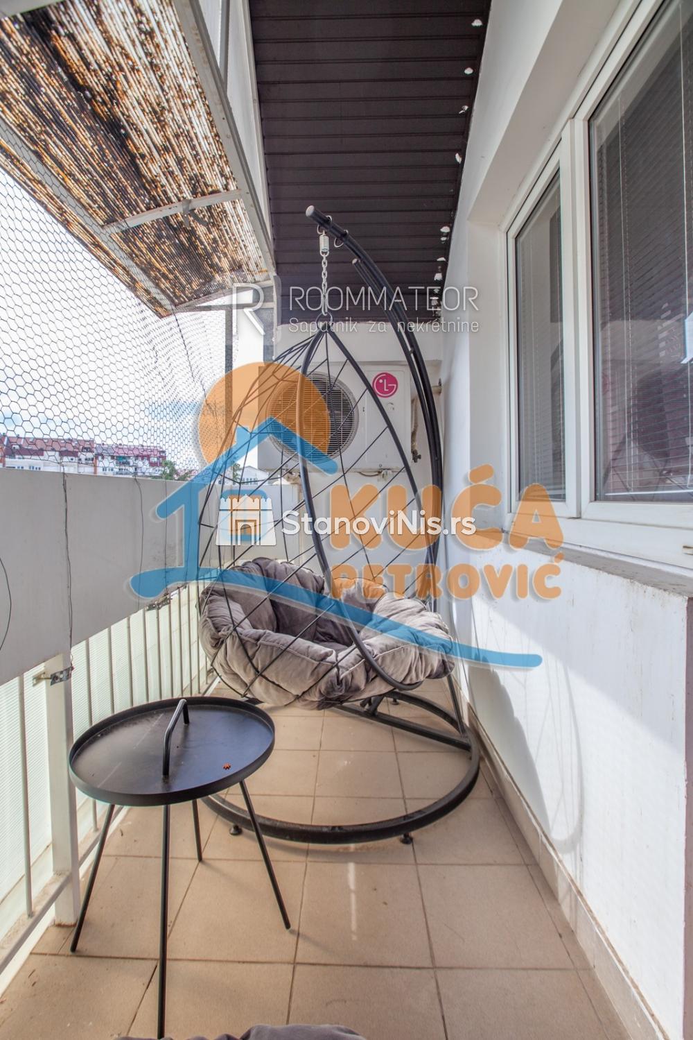 Slika 3 - Stan u zgradi, uknjižen, etažno grejanje, oglas ID p-08729