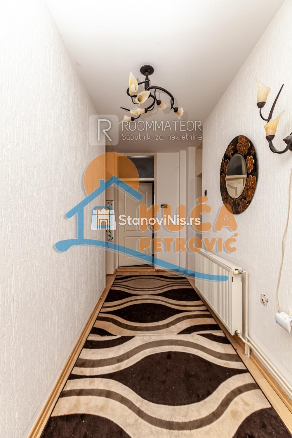 Slika 7 - Stan u zgradi, uknjižen, etažno grejanje, oglas ID p-08729