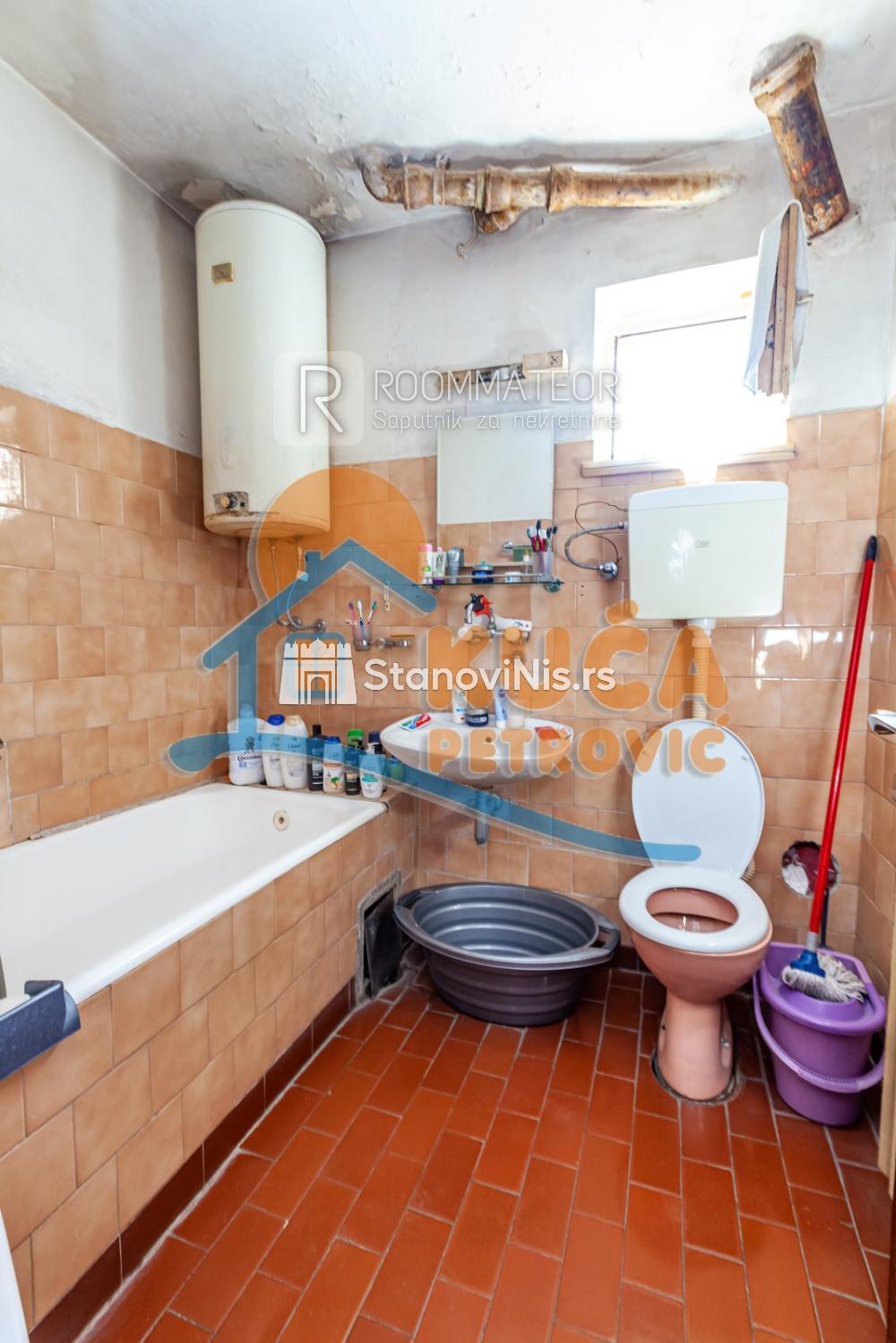 Slika 10 - Stan u zgradi, uknjižen, centralno grejanje, oglas ID p-08253