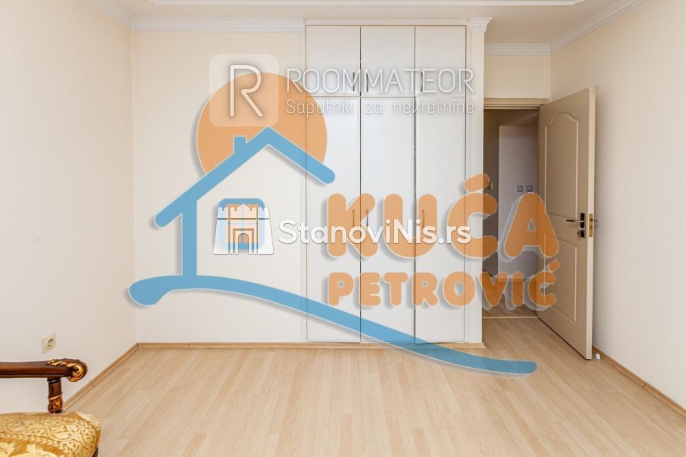 Slika 7 - Stan u zgradi, uknjižen, centralno grejanje, oglas ID p-08266