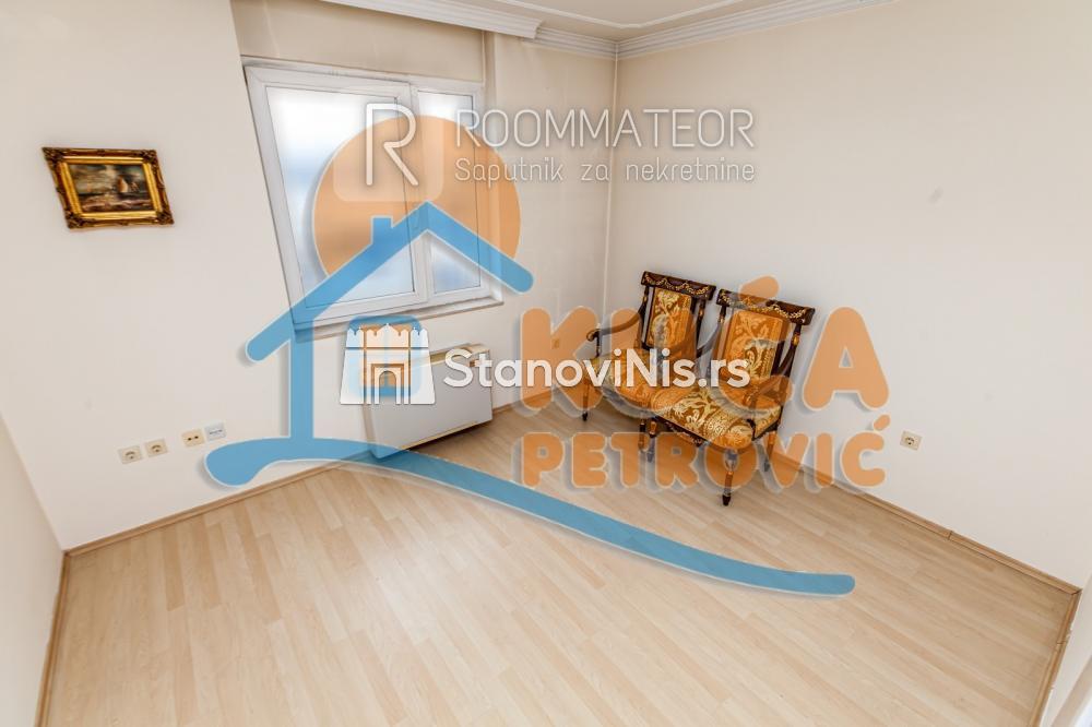 Slika 6 - Stan u zgradi, uknjižen, centralno grejanje, oglas ID p-08266