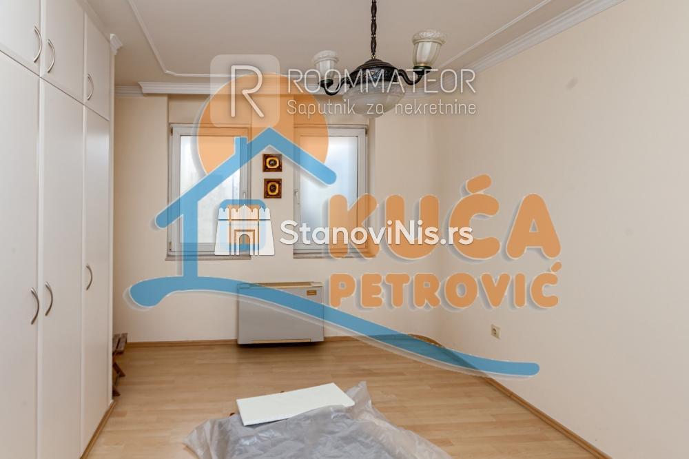 Slika 8 - Stan u zgradi, uknjižen, centralno grejanje, oglas ID p-08266