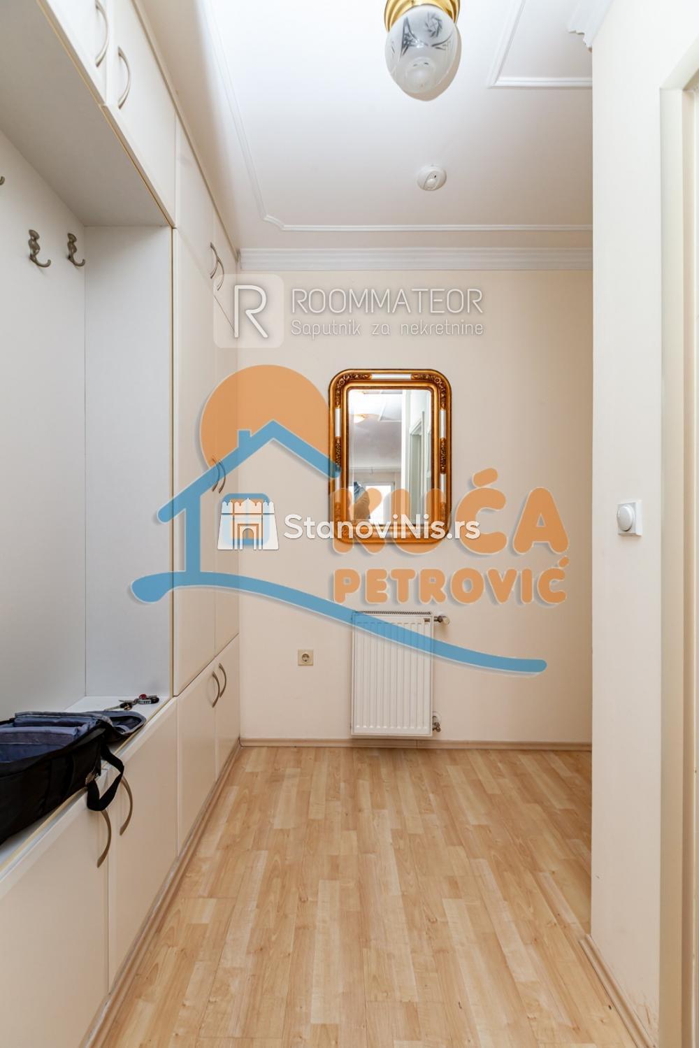 Slika 10 - Stan u zgradi, uknjižen, centralno grejanje, oglas ID p-08266