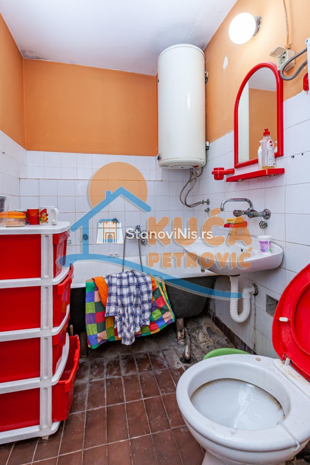 Slika 6 - Stan u zgradi, uknjižen, centralno grejanje, oglas ID p-08006