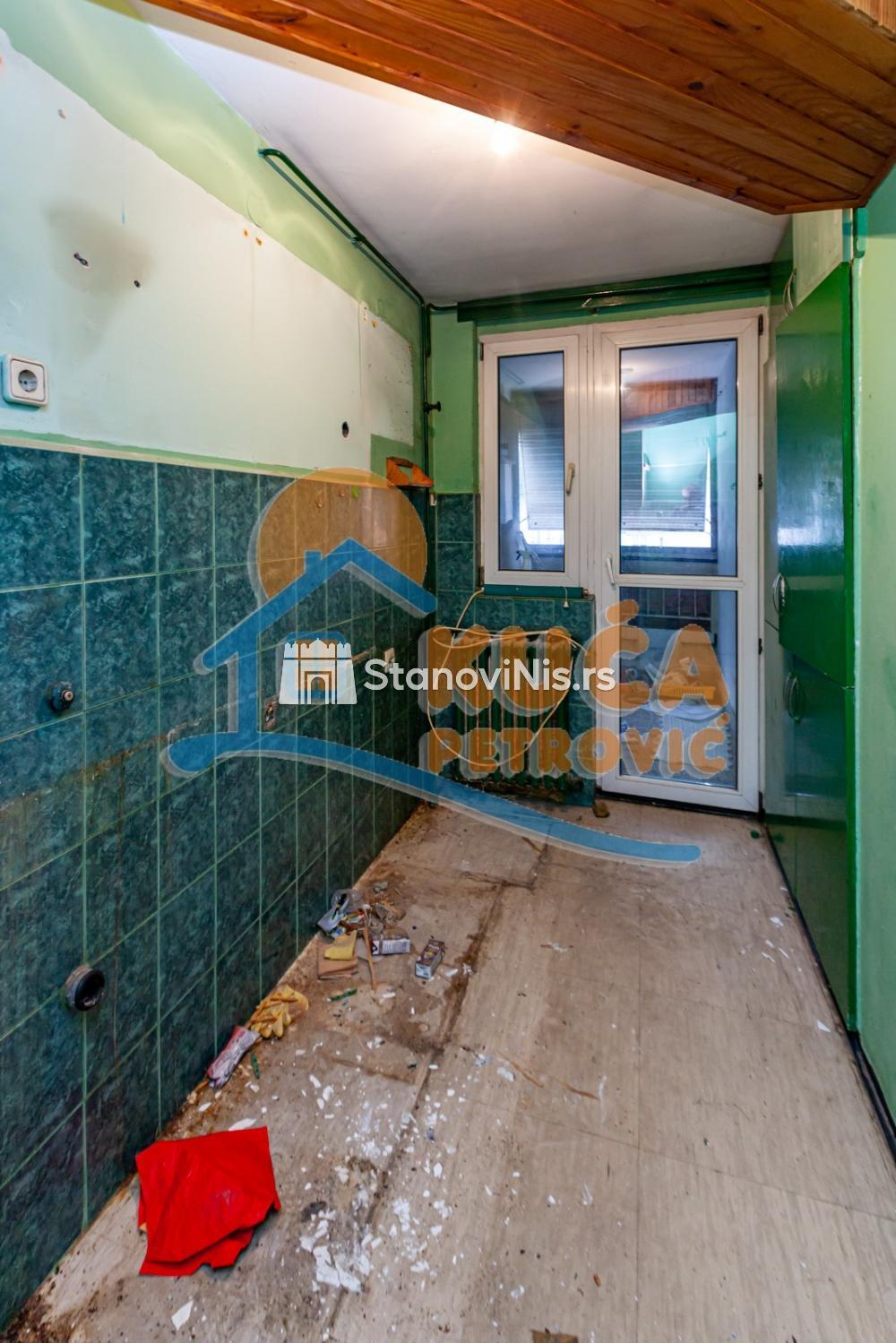 Slika 4 - Stan u zgradi, uknjižen, centralno grejanje, oglas ID p-08006