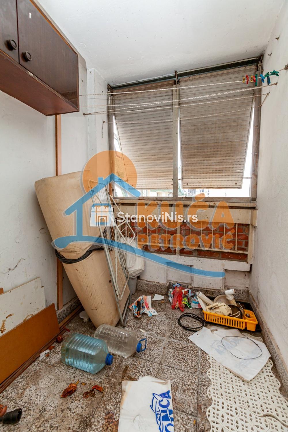 Slika 5 - Stan u zgradi, uknjižen, centralno grejanje, oglas ID p-08006