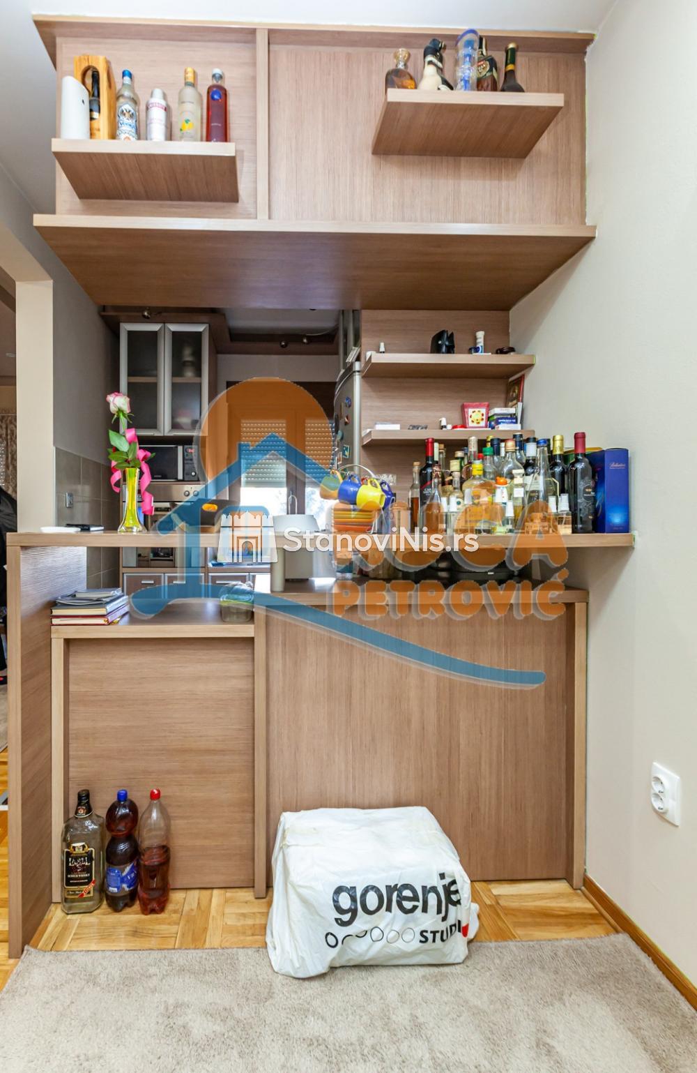 Slika 7 - Stan u zgradi, novogradnja, uknjižen, centralno grejanje, oglas ID p-07942