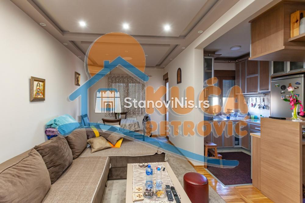 Slika 2 - Stan u zgradi, novogradnja, uknjižen, centralno grejanje, oglas ID p-07942