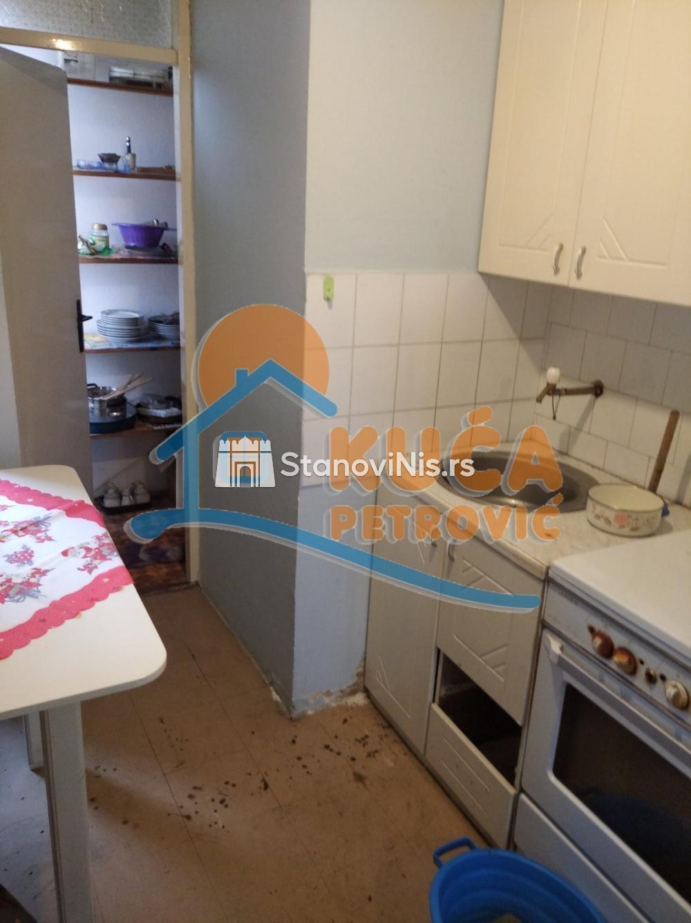 Slika 9 - Stan u zgradi, uknjižen, centralno grejanje, oglas ID p-07907