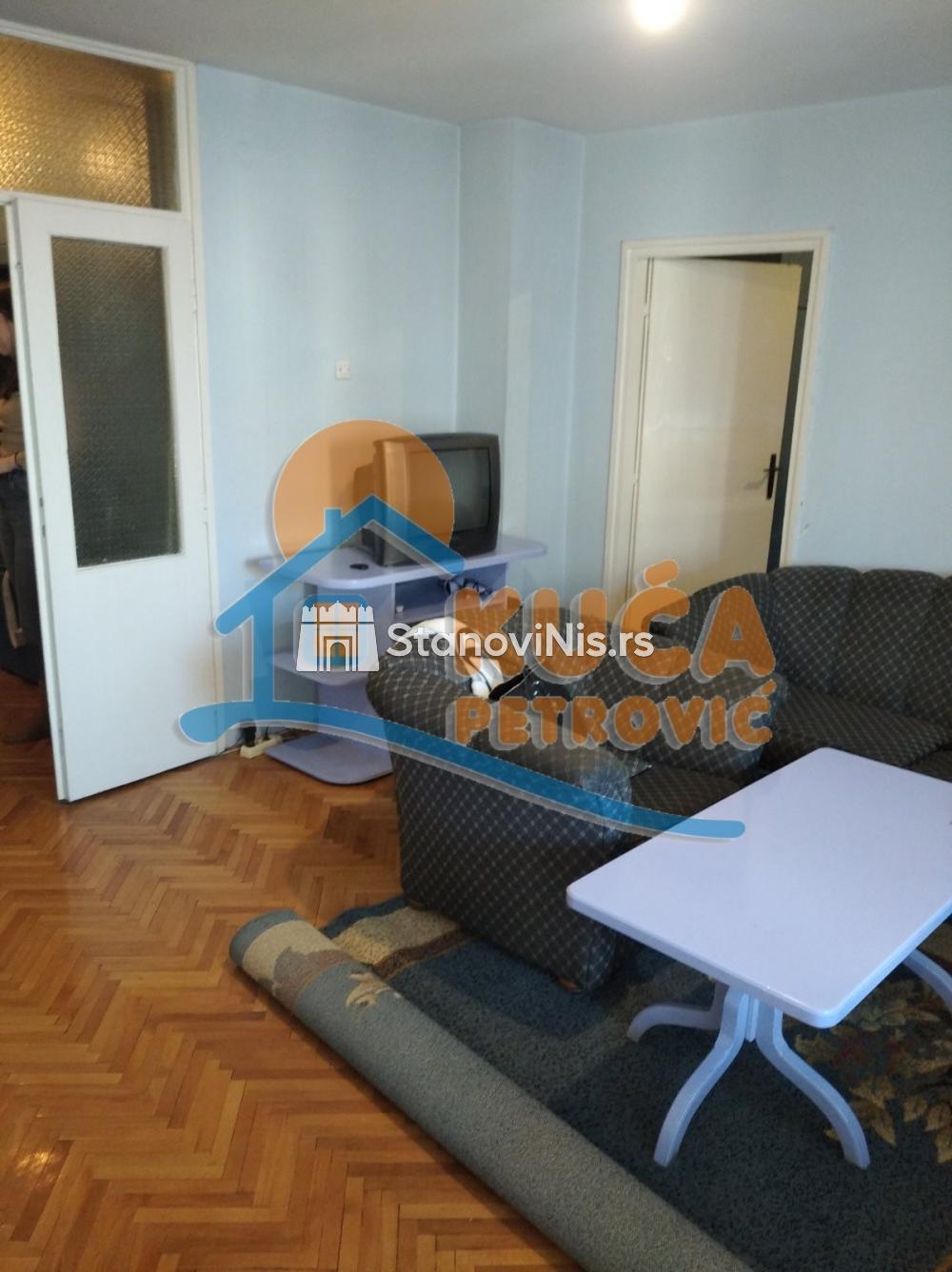 Slika 4 - Stan u zgradi, uknjižen, centralno grejanje, oglas ID p-07907