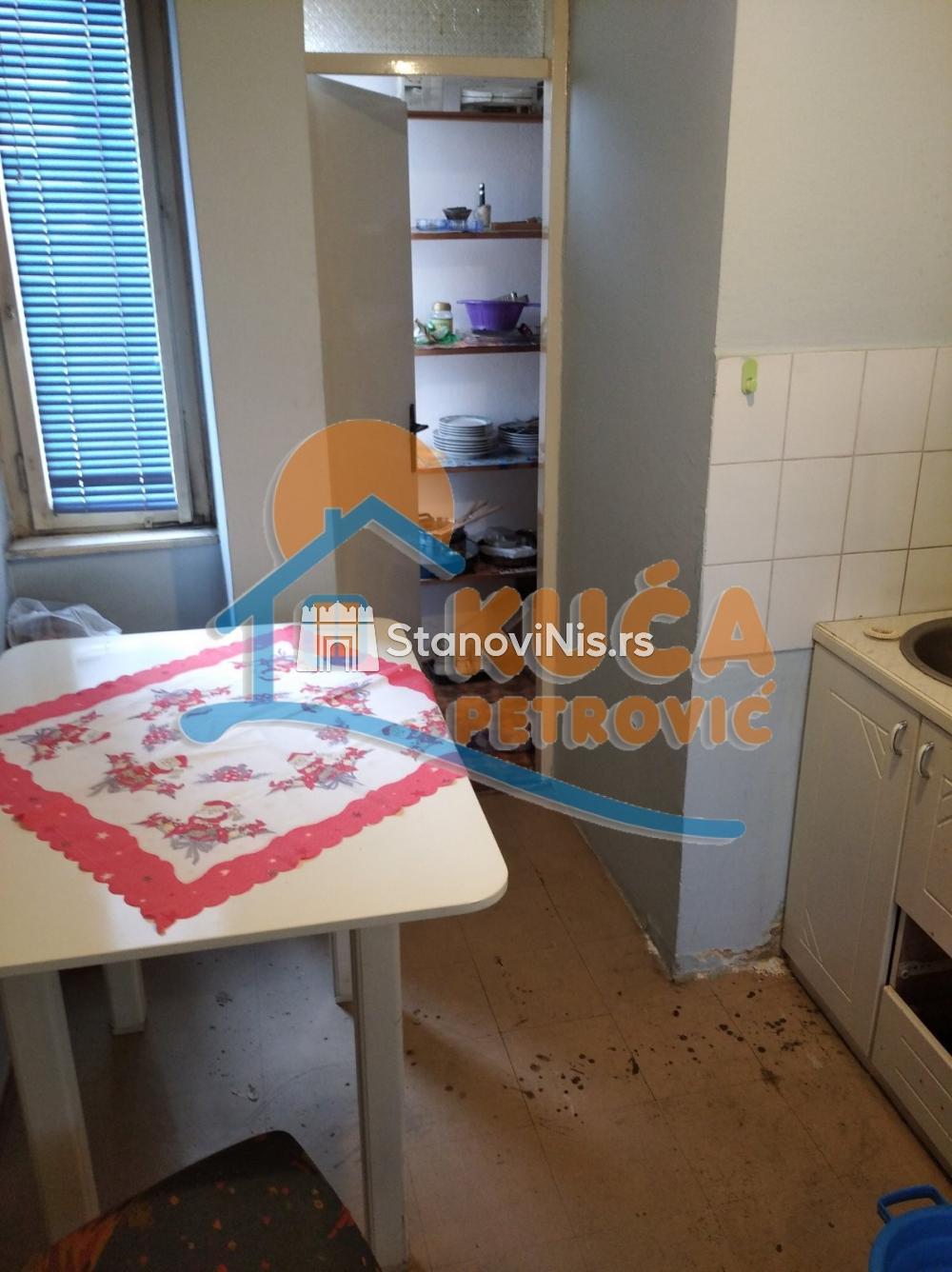 Slika 10 - Stan u zgradi, uknjižen, centralno grejanje, oglas ID p-07907