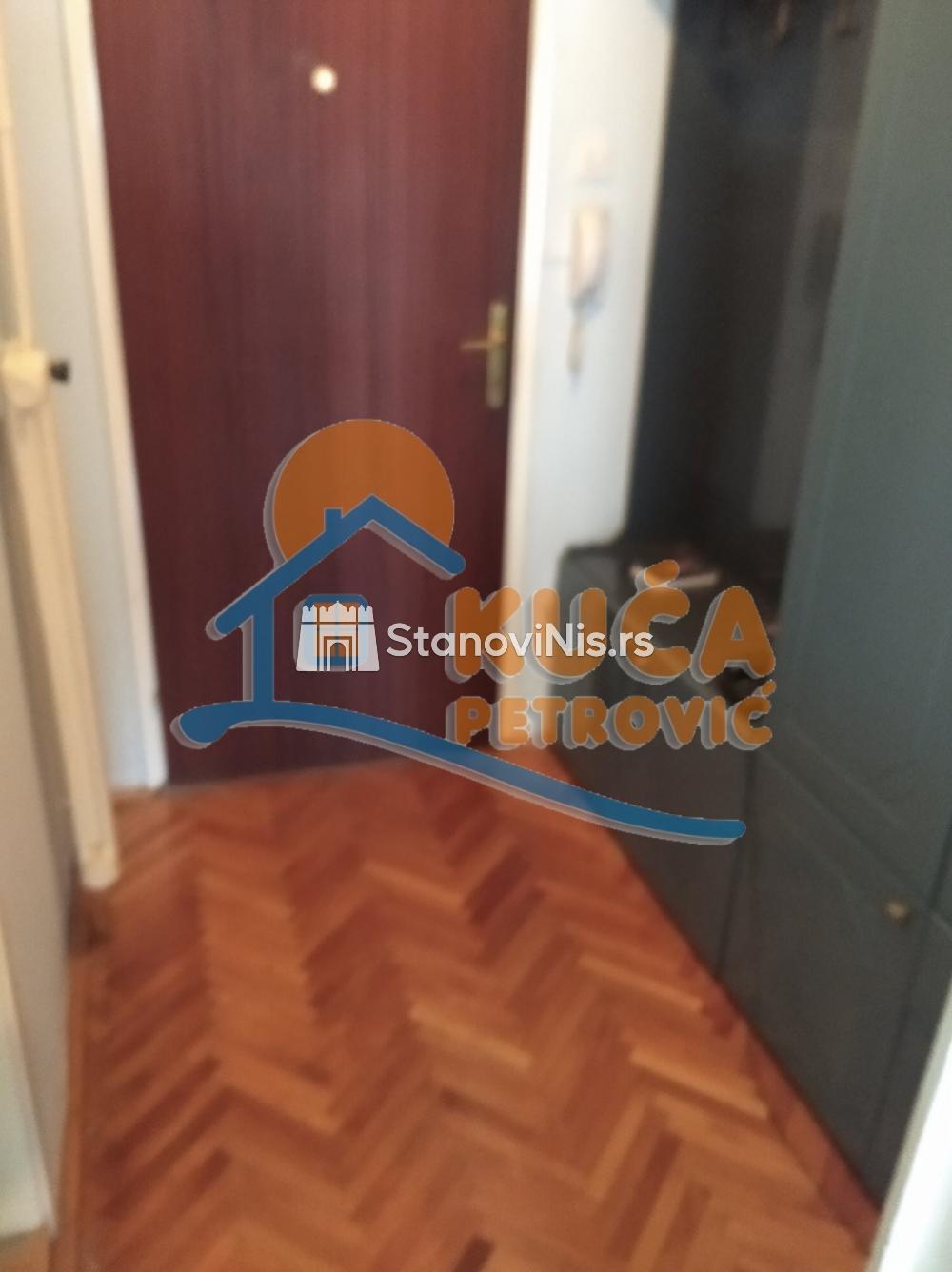 Slika 11 - Stan u zgradi, uknjižen, centralno grejanje, oglas ID p-07907