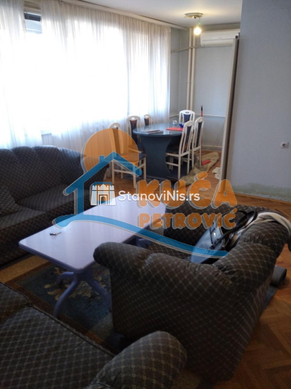 Slika 3 - Stan u zgradi, uknjižen, centralno grejanje, oglas ID p-07907