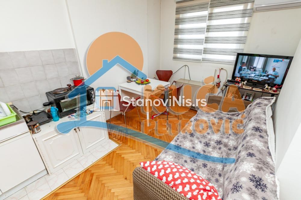 Slika 1 - Stan u zgradi, oglas ID p-07604