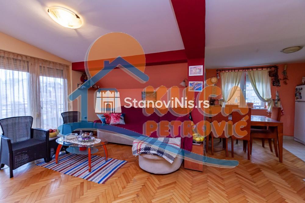 Glavna slika -Stan u zgradi, uknjižen, grejanje na struju, oglas ID p-07561