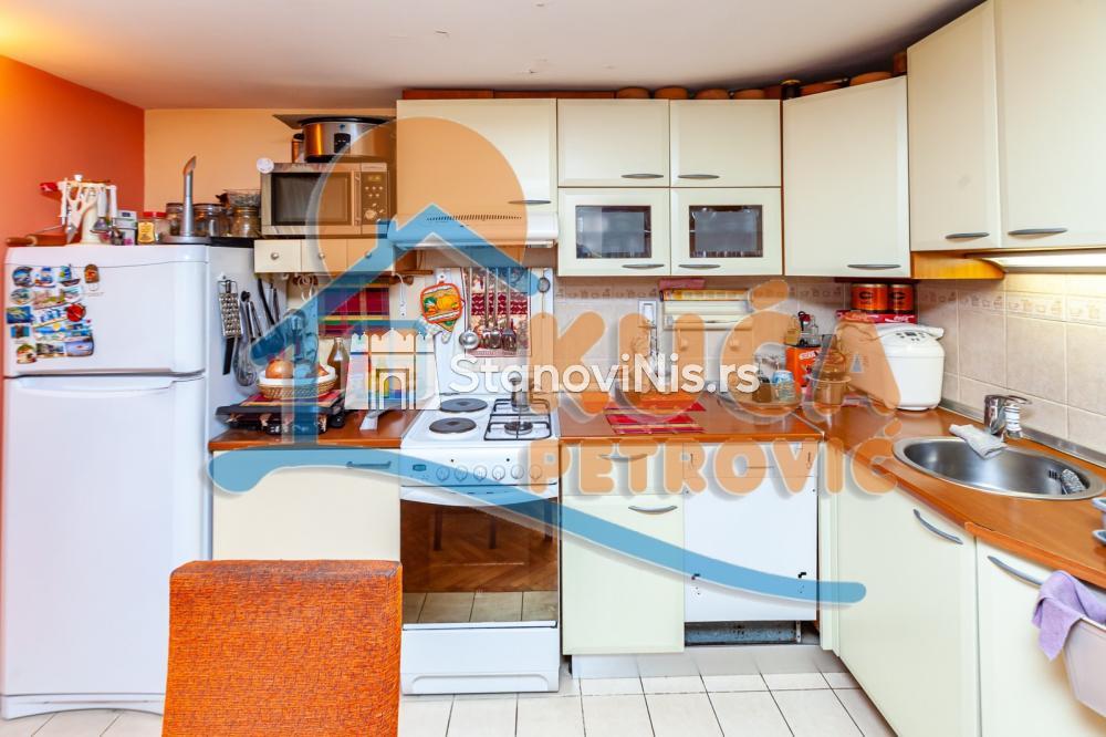 Slika 5 - Stan u zgradi, uknjižen, grejanje na struju, oglas ID p-07561