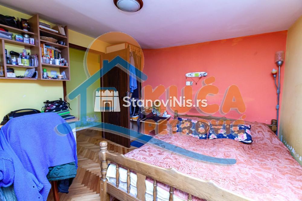 Slika 8 - Stan u zgradi, uknjižen, grejanje na struju, oglas ID p-07561