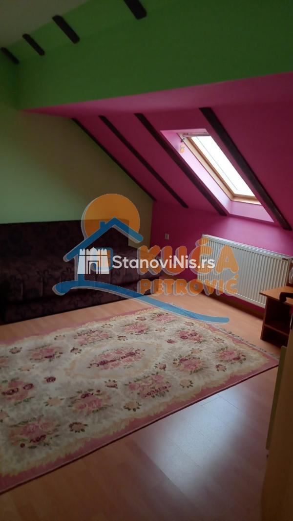 Slika 4 - Stan u zgradi, uknjižen, etažno grejanje, oglas ID p-07383