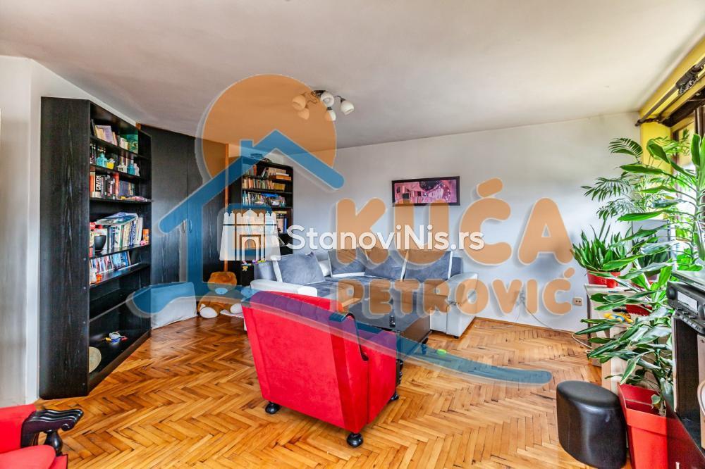 Glavna slika -Stan u zgradi, uknjižen, grejanje na struju, oglas ID p-07187