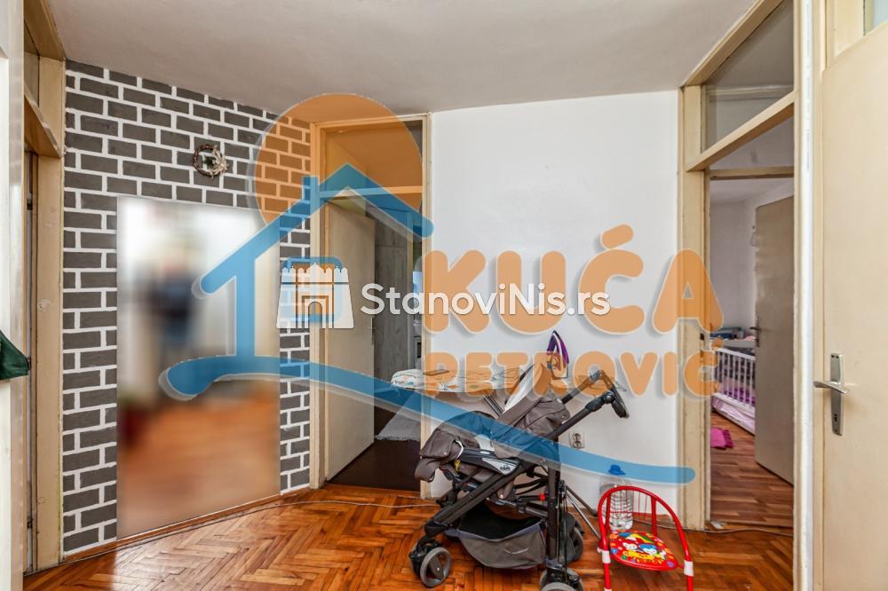 Slika 11 - Stan u zgradi, uknjižen, grejanje na struju, oglas ID p-07187