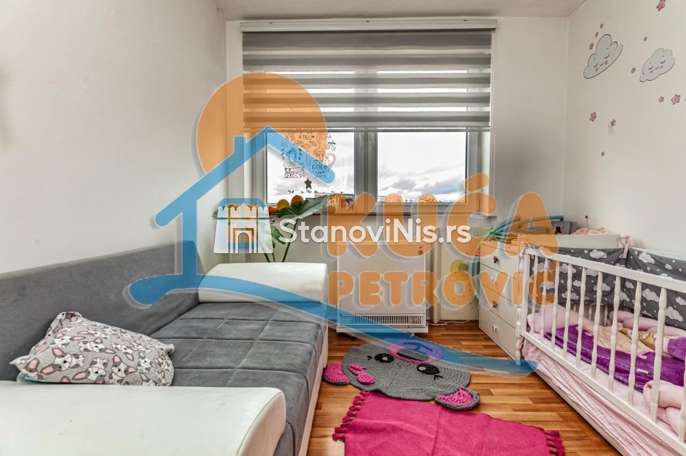 Slika 7 - Stan u zgradi, uknjižen, grejanje na struju, oglas ID p-07187