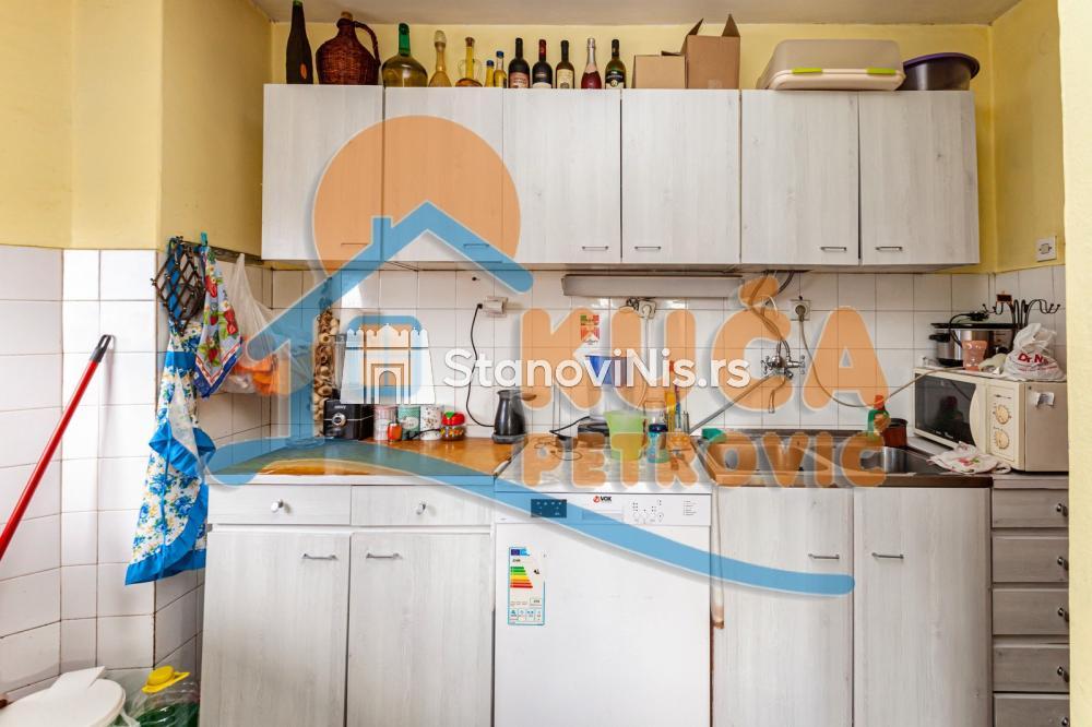 Slika 4 - Stan u zgradi, uknjižen, grejanje na struju, oglas ID p-07187