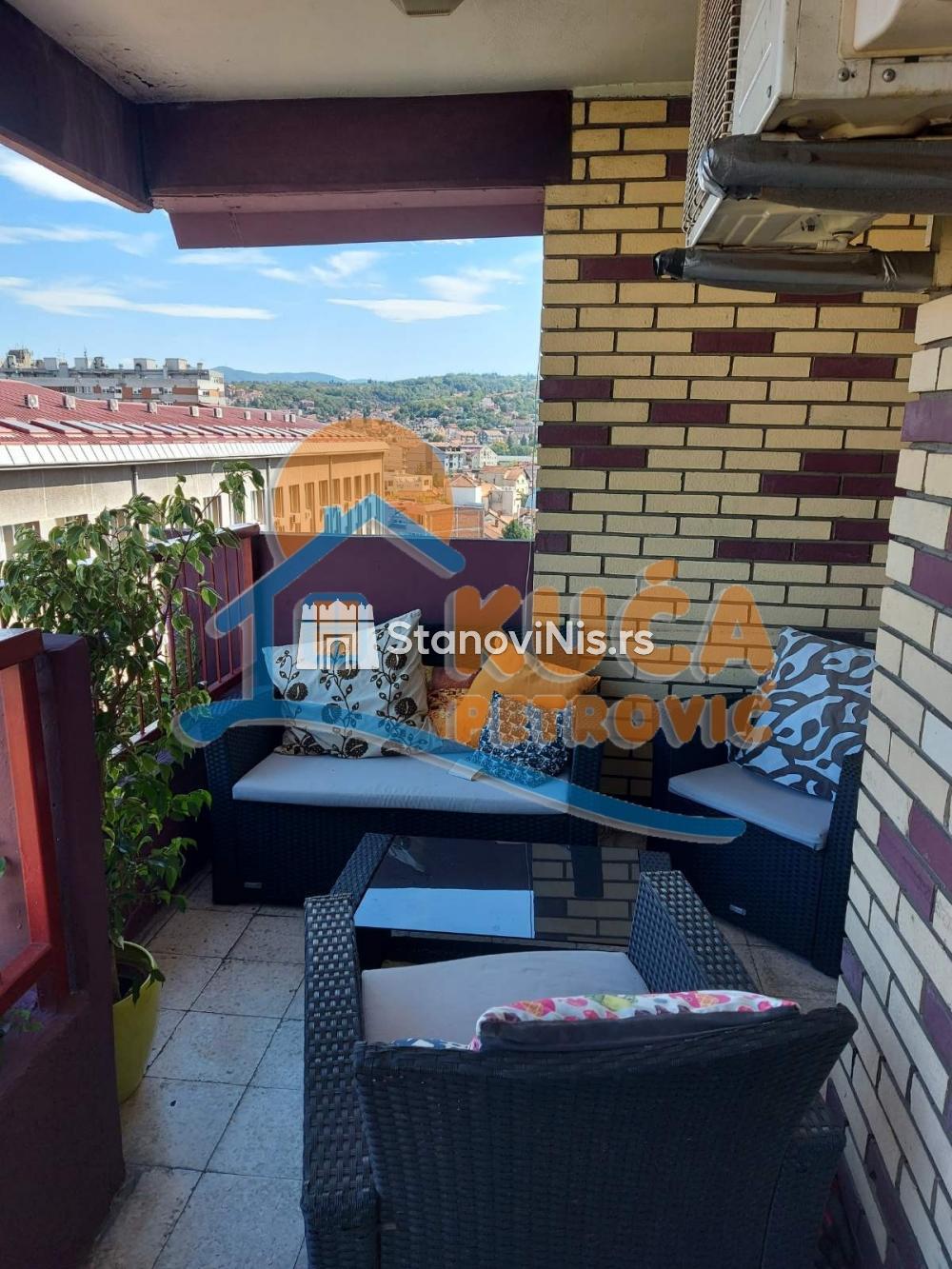 Slika 8 - Stan u zgradi, uknjižen, centralno grejanje, oglas ID p-06884