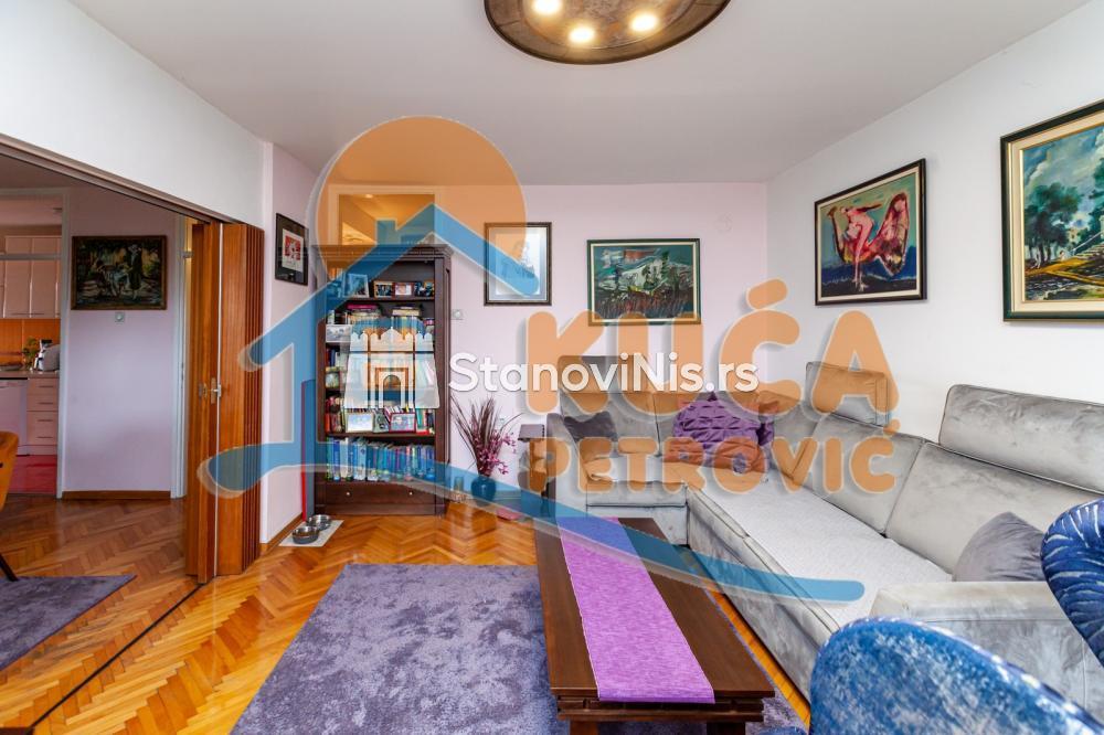 Glavna slika -Stan u zgradi, uknjižen, centralno grejanje, oglas ID p-06884