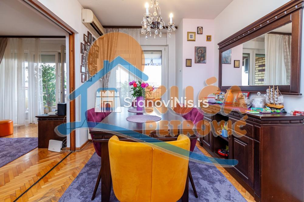 Slika 3 - Stan u zgradi, uknjižen, centralno grejanje, oglas ID p-06884