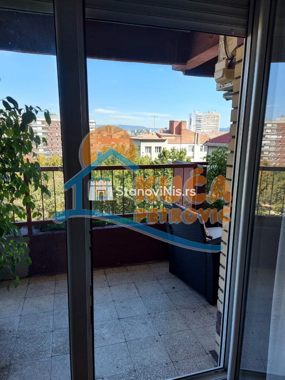 Slika 9 - Stan u zgradi, uknjižen, centralno grejanje, oglas ID p-06884