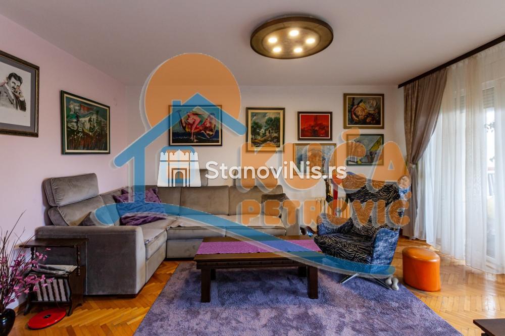 Slika 1 - Stan u zgradi, uknjižen, centralno grejanje, oglas ID p-06884