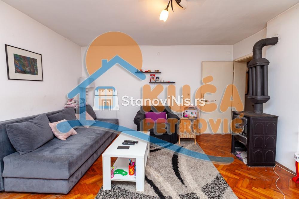 Slika 2 - Stan u zgradi, etažno grejanje, oglas ID p-06835