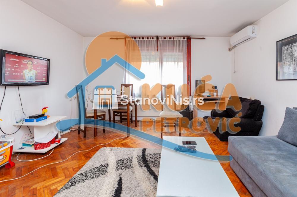 Slika 1 - Stan u zgradi, etažno grejanje, oglas ID p-06835