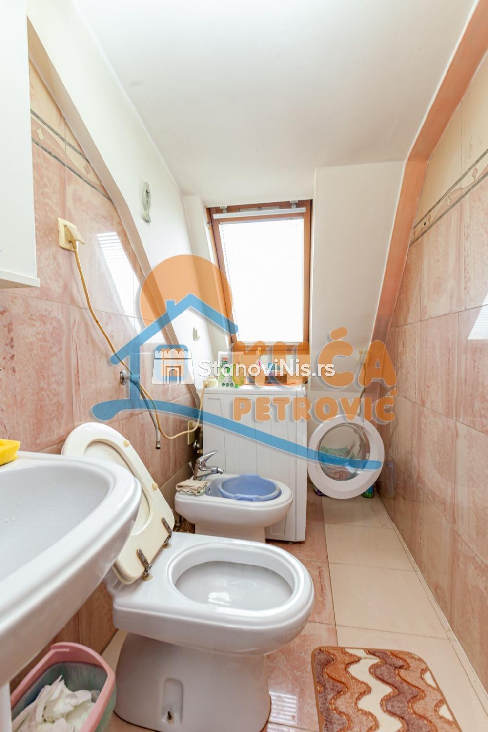 Slika 6 - Stan u zgradi, uknjižen, centralno grejanje, oglas ID p-06804