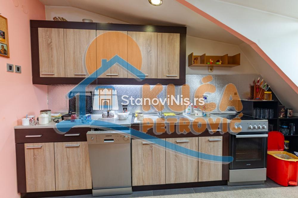 Slika 2 - Stan u zgradi, uknjižen, centralno grejanje, oglas ID p-06804