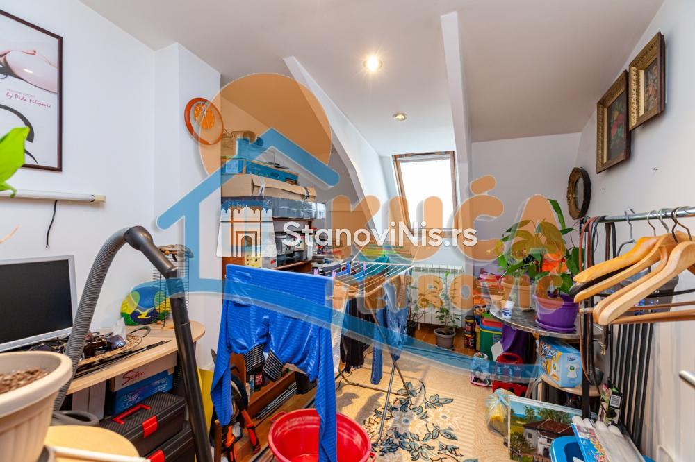 Slika 11 - Stan u zgradi, uknjižen, centralno grejanje, oglas ID p-06804