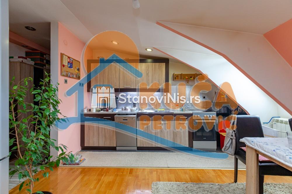 Slika 1 - Stan u zgradi, uknjižen, centralno grejanje, oglas ID p-06804