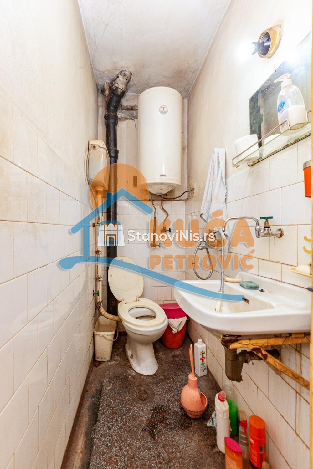 Slika 2 - Stan u zgradi, oglas ID p-06577