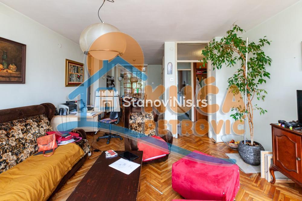 Slika 2 - Stan u zgradi, uknjižen, centralno grejanje, oglas ID p-06507