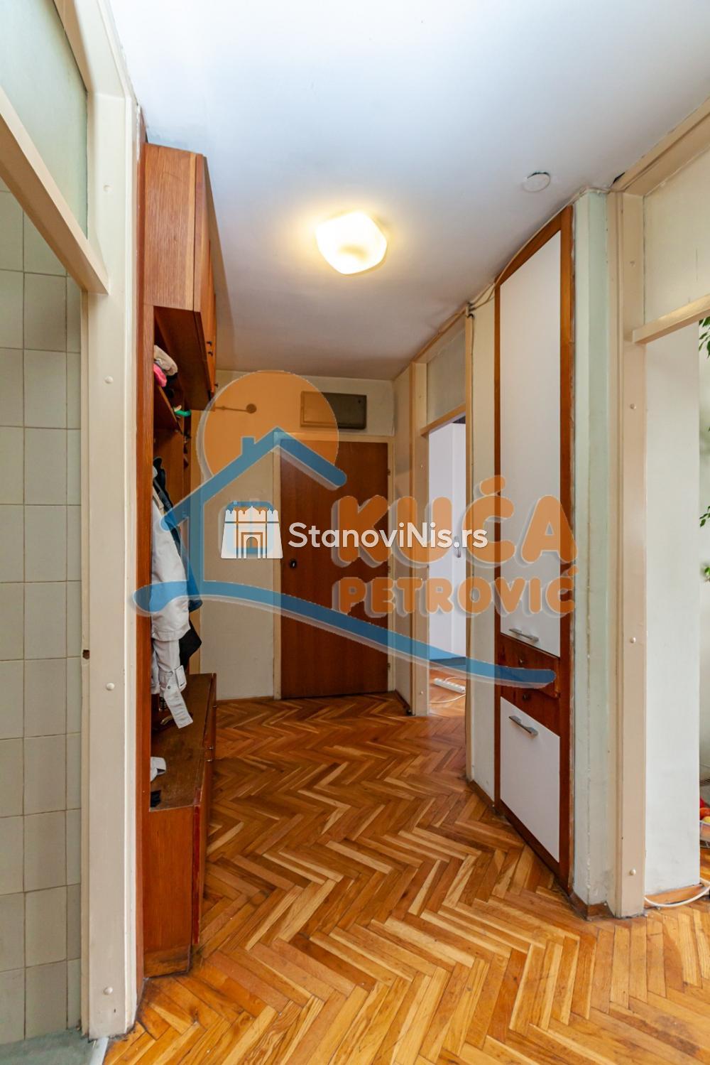 Slika 10 - Stan u zgradi, uknjižen, centralno grejanje, oglas ID p-06507