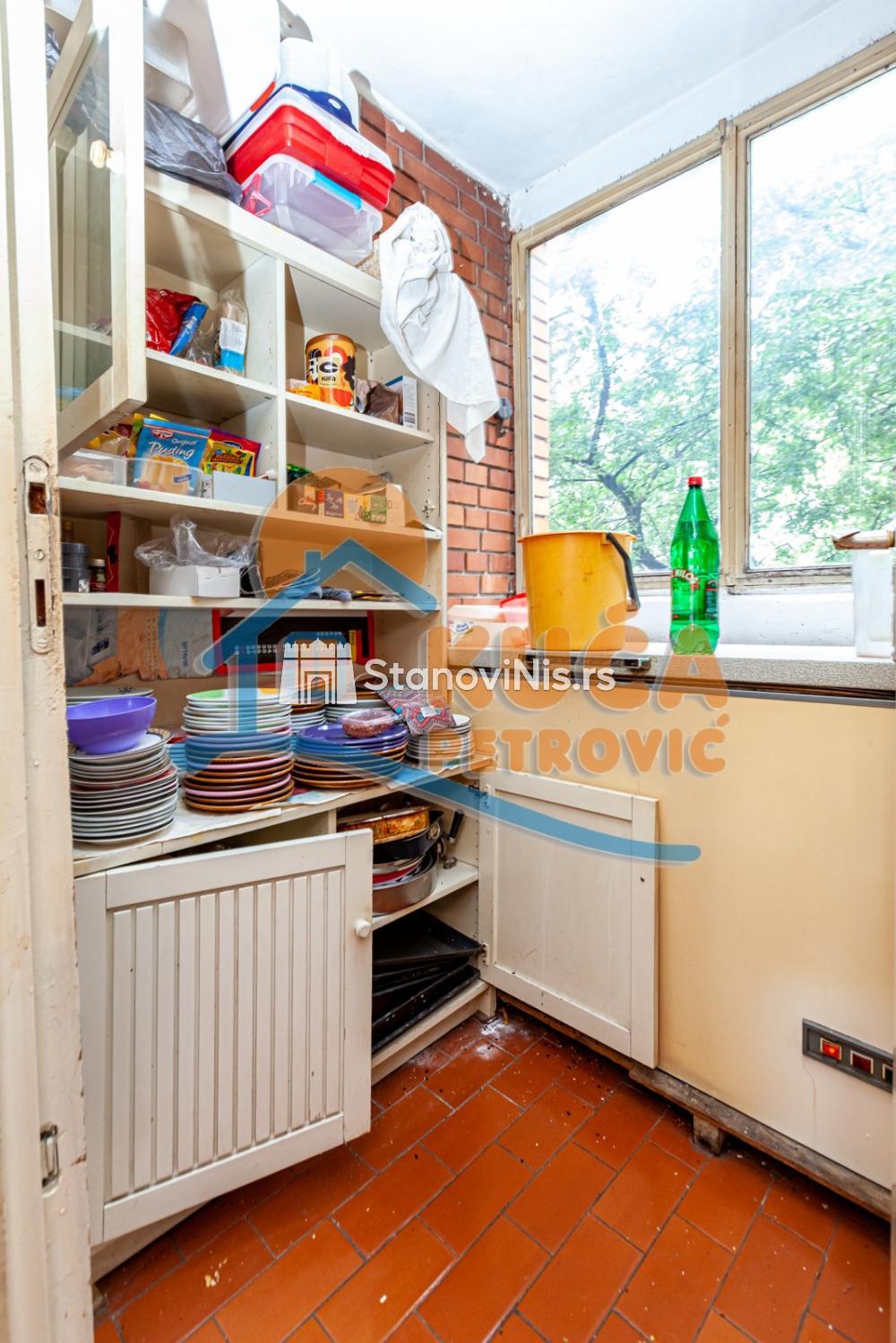 Slika 5 - Stan u zgradi, uknjižen, centralno grejanje, oglas ID p-06507