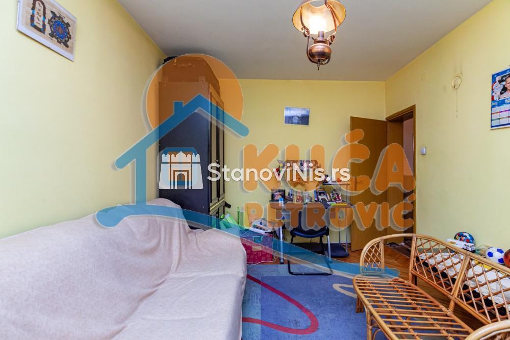 Slika 7 - Stan u zgradi, uknjižen, grejanje na struju, oglas ID p-06469