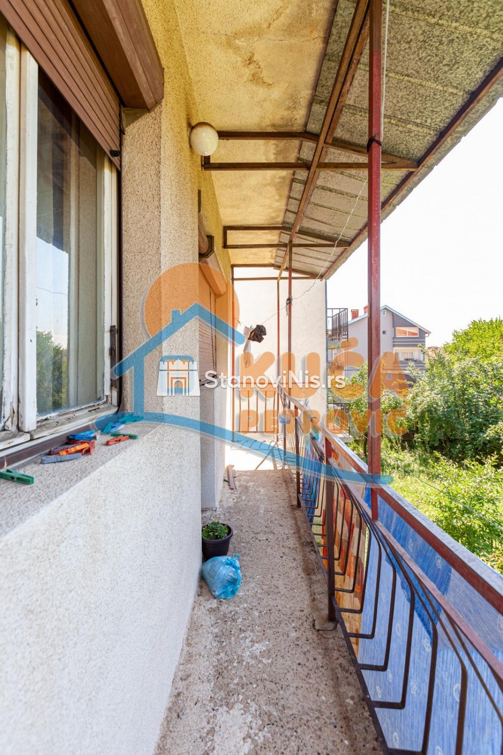 Slika 4 - Stan u zgradi, uknjižen, grejanje na struju, oglas ID p-06469