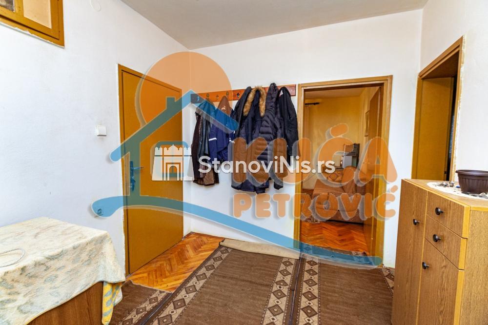 Slika 1 - Stan u zgradi, uknjižen, grejanje na struju, oglas ID p-06469